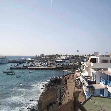 Apartamento Playa Blanca Sleeps 4 Wifi